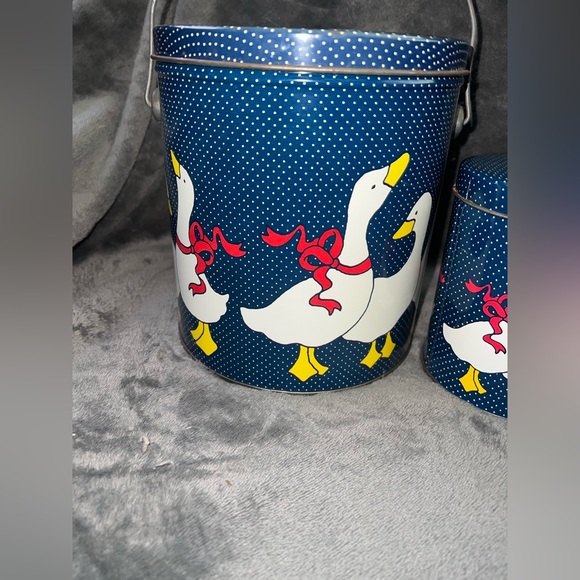 Vintage Navy Blue Polka Dot Goose Geese Duck Tin Box Canisters One With Handle - Picture 15 of 16